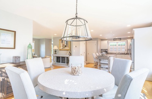 Naushop House | Luxury Naushop Home w Dual Zone AC & Bikes. Pool/Tennis/Pickleball Access