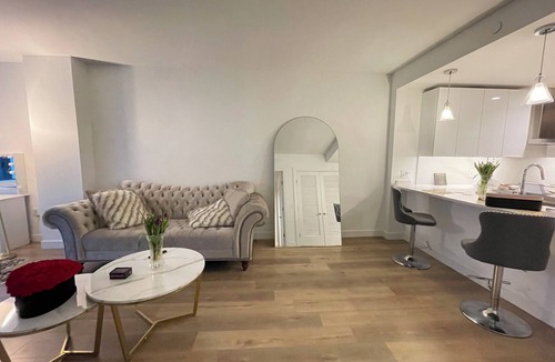 Weehawken Apartment | Luxury One-Bedroom, Views of NYC