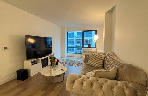 Weehawken Apartment | Luxury One-Bedroom, Views of NYC