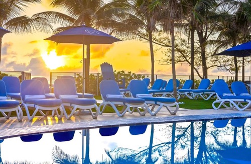 Sunny Isles Beach Apartment | Luxury Penthouse Oasis - Oceanfront Views & Resort Perks - 25 min to FIFA