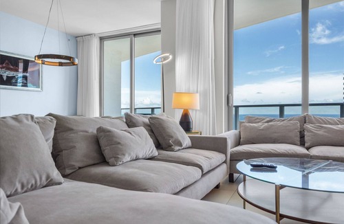 Hollywood South Central Beach Condo | Luxury Penthouse! 4 BDR with Resort Amenities
