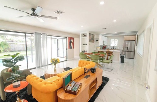Sunset House | Luxury Pool Retreat Near Hard Rock Sleeps 10