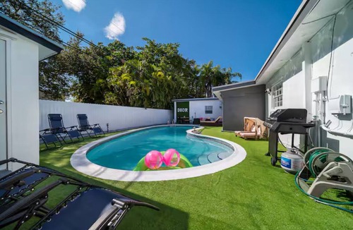 Ives Estates House | LUXURY POOL VILLA 5BD 4BR #3, Heated Pool