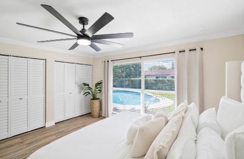 Margate House | Luxury Private Pool Home in South Florida Near Miami and Fort Lauderdale Beaches