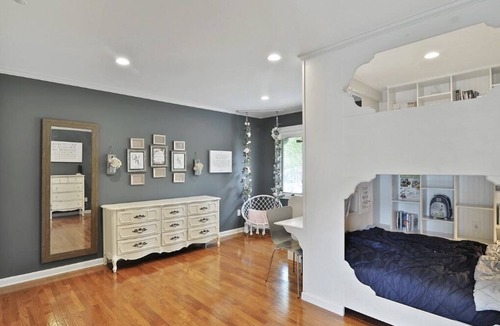 Dover House | Luxury Retreat in Dover with Pool and Pond