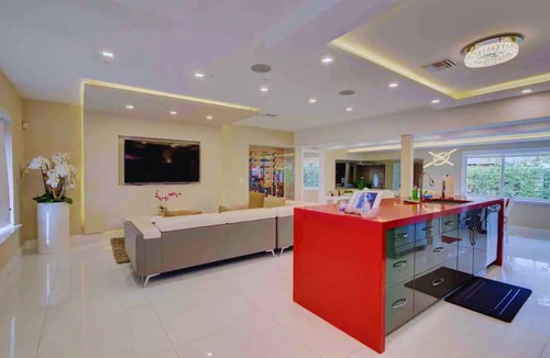 Ives Estates Villa | Luxury Retreat with Cinema, Game Table, Pool, Jacuzzi , Giant Chess, 8 Beds