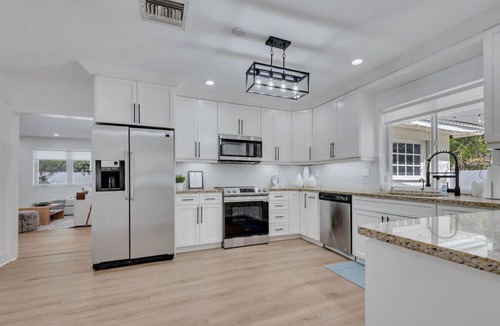 Ojus Apartment | Luxury Retreat with Heated Pool, Spa, FirePit &BBQ
