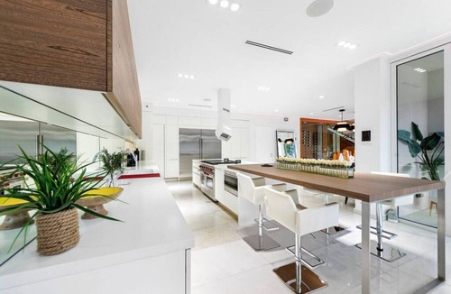 Pinecrest Villa | Luxury Retreat with Heated Pool, Jacuzzi & Gym