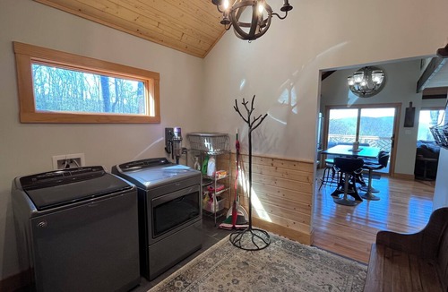 Treeloft Ski Chalet | Luxury Ski-in/Ski-out Chalet with Mountain Views at Wintergreen Resort
