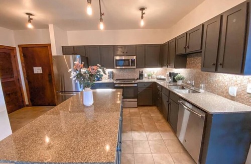 Edray Condo | Luxury Ski-In/Out Condo – 305 Soaring Eagle, Stunning Sunrise Views & Hot Tubs!