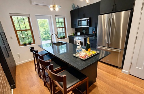 Jersey City House | Luxury stay ~20 min from Manhattan, Newark Airport, Metlife Stadium