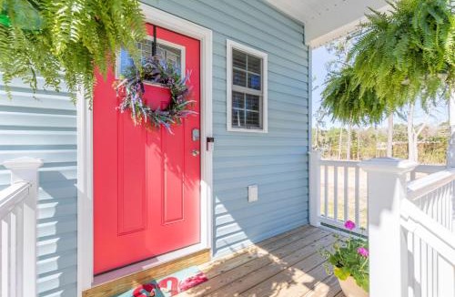 Deltaville House | Luxury Studio Guesthouse, Walk to Museum, Boat Parking