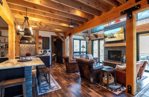 West Glacier Cabin | Luxury treehouse near Glacier National Park.
