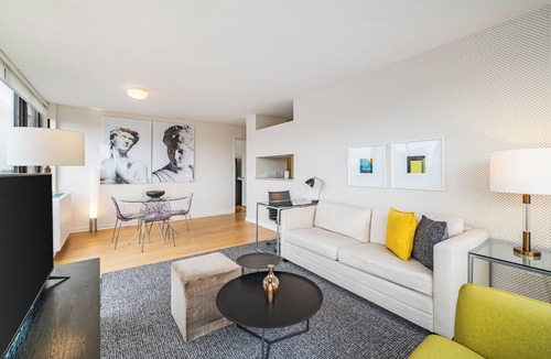 Upper West Side Apartment | Luxury Two Bedroom Near Central Park