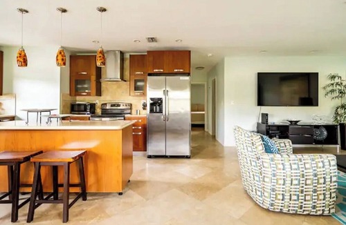 Highland Beach Villa | Luxury villa at beach with private patio/pool