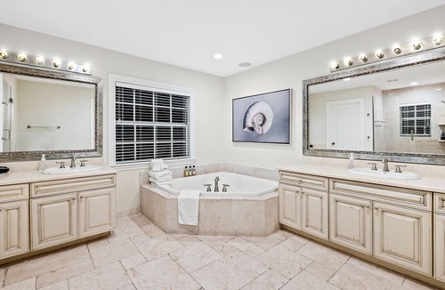 Victoria Park Villa | Luxury Villa Heated Pool in the Heart of Ft. Lauderdale walk to Las Olas