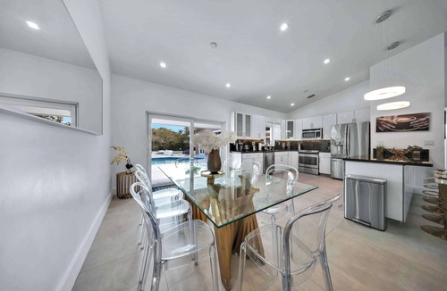Golden Glades House | Luxury Villa Serena Heated Pool 15 min to Beach