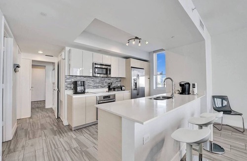 Hallandale Beach Condo | Luxury Waterfront Suite