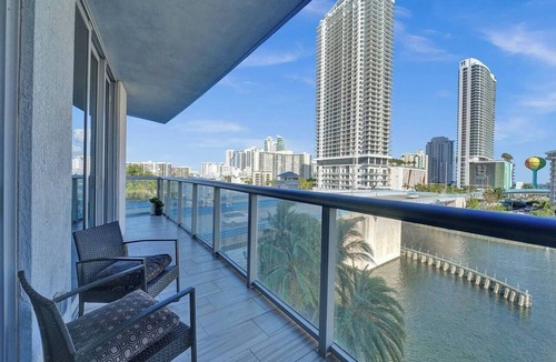Hallandale Beach Condo | Luxury Waterfront Suite