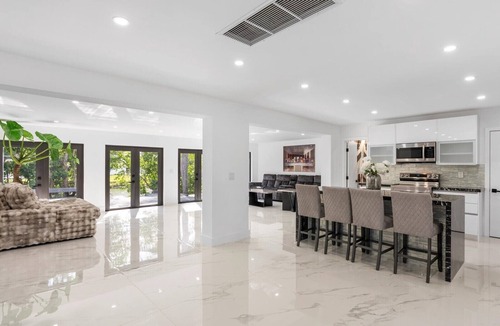 Ojus House | Luxury Waterfront Miami Retreat Near Aventura