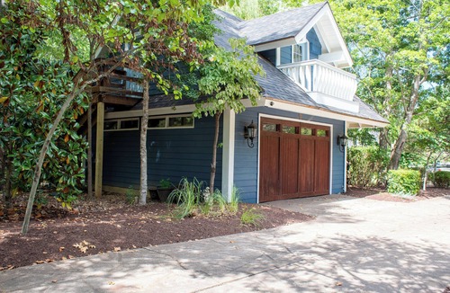 Hollywood House | Luxury Waterfront Retreat with Private Dock & Scenic Views