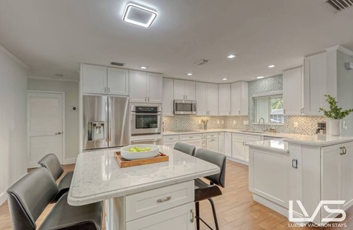 Bel Air House | LVS AlMar- LBTS Beach, Bikes, Pool, OutdoorOasis