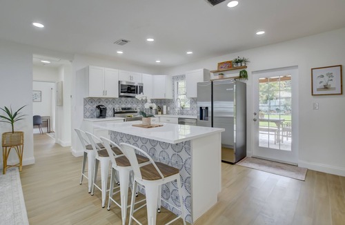 Citrus Isles House | Madrina's Cozy 3BR-1BA Spacious Backyard