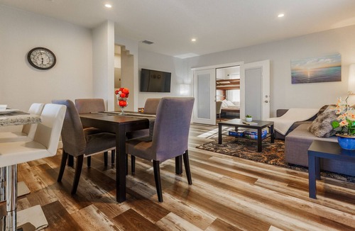 Little Haiti House | Magic City House Miami 3/2 Gated Parking/KING BED!