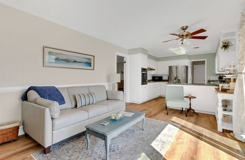 Edwardsville House | Magical Sunsets and Breathtaking Views in Heathsville/Wicomico River- Sleeps 10