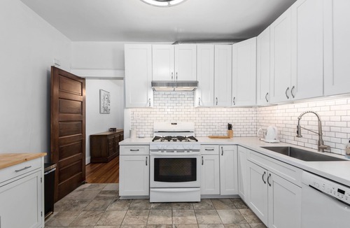 Norfolk House | Magnificent 2 Bedroom Home in Norfolk's Best Neighborhood