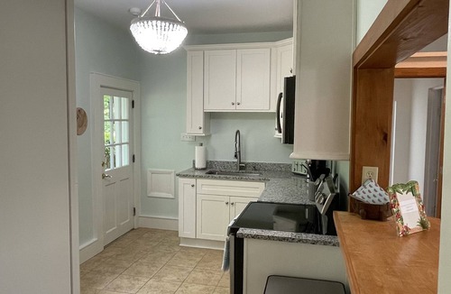 Wicomico Church House | Magnolia Cottage a beautiful waterfront getaway