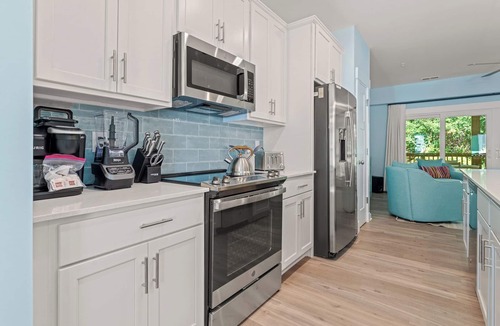 Bermuda Bay House | Mai Tai 3 Bedroom at Cambridge Cove with Private Hot Tub!