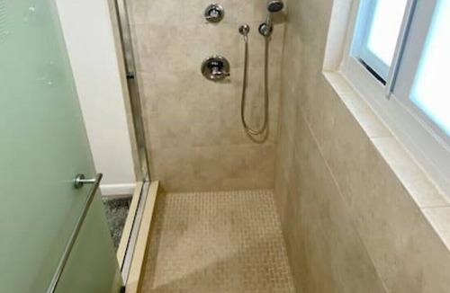 Hialeah House | Majestic Hideaway/5 minutes away from Airport