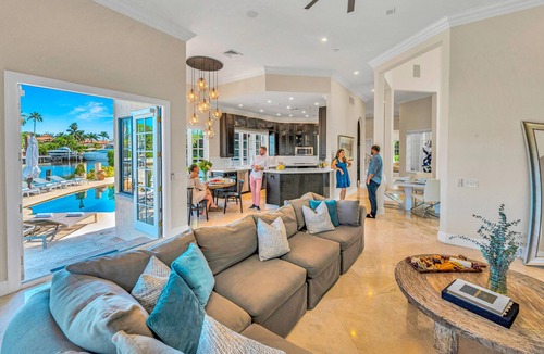 Las Olas Isles Villa | Majestic Waterfront Villa/Venice of America/Heated Pool/Canal View & Access/Royal Key