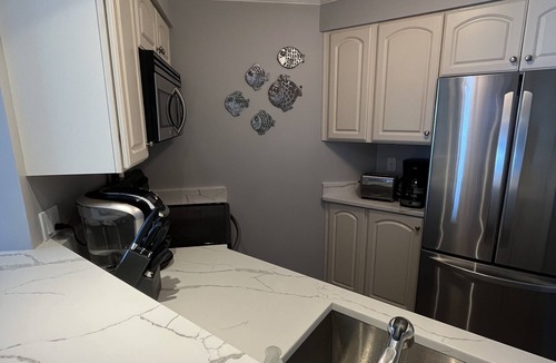 Midtown Ocean City Condo | MAKAI'S CONVENTION CENTER NEWLY REMODELED OC INDOOR POOL FITNESS BILLIARDS