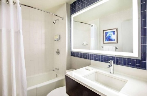 East Cambridge Hotel | Make Your Trip More Enjoyable! w/Indoor Pool, Pets are Allowed Here!