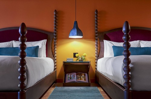 Coconut Grove Hotel | Making The Best Memories Along The Way! 3 Relaxing Units, Outdoor Pool!