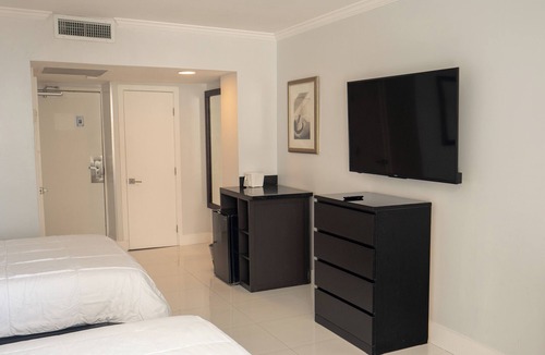 Galt Mile Resort | Making The Best Memories Along The Way! Outdoor Pool, Spa, Pet-Friendly Property
