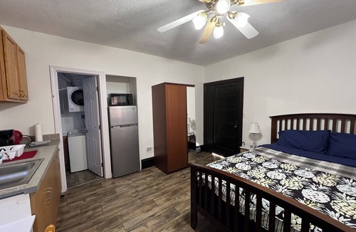 Malden Apartment | Malden Studio near Boston — Private Stay with Kitchenette & Laundry