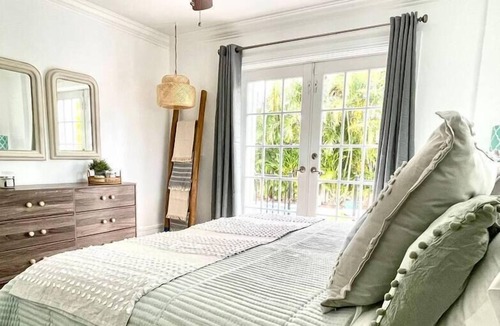 Wilton Manors Villa | Mama Mia Villa Summar