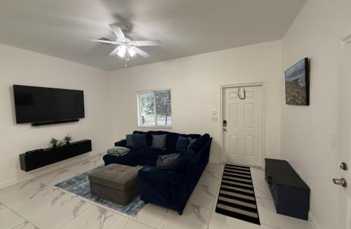 Downtown Fort Lauderdale House | Mango Haus Near Beach, Cruise Port & Stadium