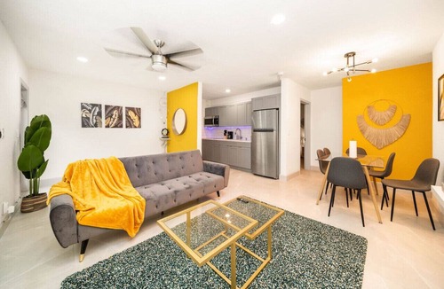 Victoria Park Apartment | Mango Lover's Peaceful Zen Retreat