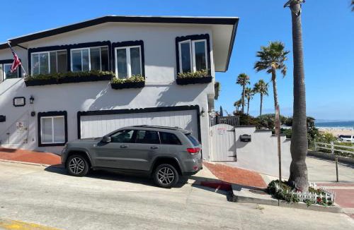 El Porto Apartment | Manhattan Beach Beachfront Charming On The Strand