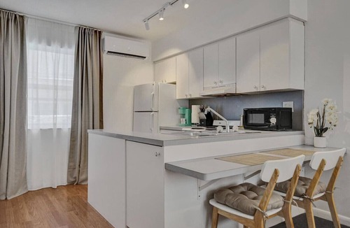 Hollywood South Central Beach Cabin | marine villas studio unit 2