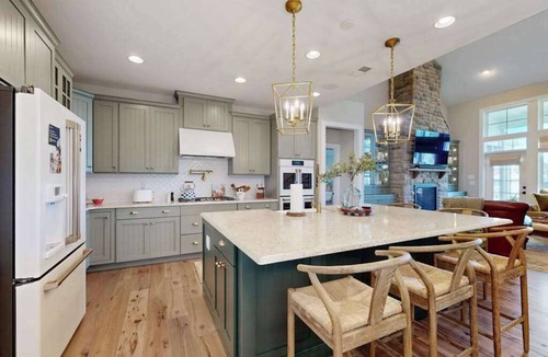 Cedar Neck House | Marlin Chase home with resort amenities, patio, grill, balcony & pool