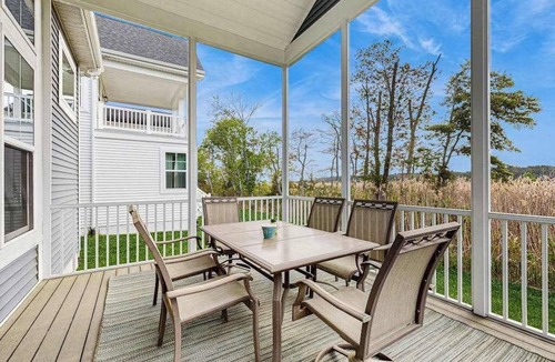 Cedar Neck House | Marlin Chase home with resort amenities, deck, grill, Free WIFI