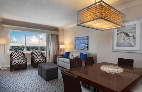 Bermuda Riviera Resort | Marriott Beach Place | Lux Resort | Spa | Concierge | Pool