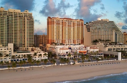 Barrier Island Resort | Marriott's BeachPlace Towers Studio--Walk to the Tortuga Music Festival Event!