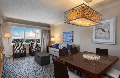 Bermuda Riviera Resort | Marriott's BeachPlace Towers, Beach, Pool, Hot Tub