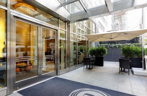 Midtown Resort | Marriott's Vacation Club Pulse, NYC King Guest Room (City View)